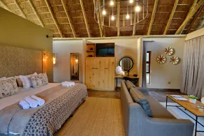 Black Rhino Game Lodge - Room