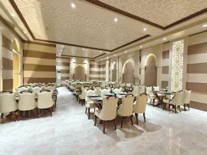 The S Crown Somnath - Restaurant