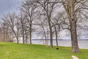 Cozy Solar-Powered Loft: Walk to Lake Champlain! - Interior