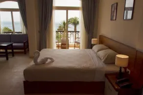 Elaria - Room