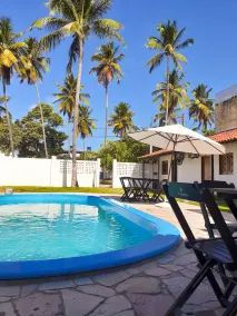 Iapoi Suites E Flats - Piscina