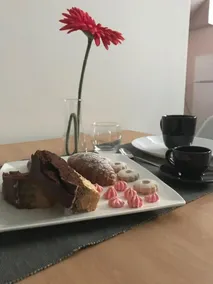 Raya 28 - Restaurant