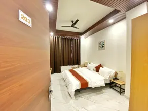 Luxe Stays - Room