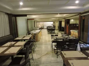 Hotel PLR Grand - Restaurant