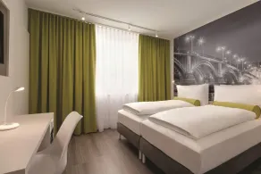 Super 8 by Wyndham Mainz Zollhafen - Room