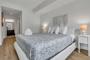 2 Bedroom at Southwest Waterfront - Zimmer