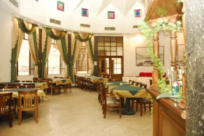 Catherine Plaza Hotel - Restaurante