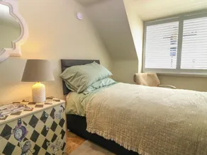 1A Carmelite Street - Room