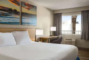 Days Inn by Wyndham Cocoa Beach Port Canaveral - Chambre