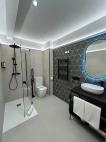 Intramuros - Bathroom