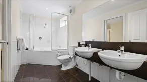 Lake Inn - Ballarat - Bathroom