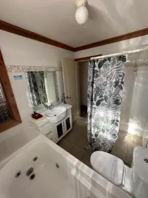 Brooklyn Motel - Bathroom