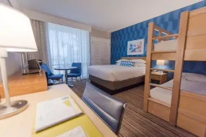Howard Johnson by Wyndham Anaheim Hotel and Water Playground - Vue de la chambre