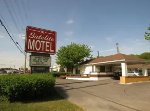 Satelite Motel - Extérieur