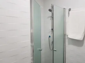 Airport Guest House - Bathroom