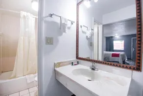 Day lite inn - Banheiro