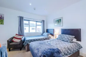 Professional Contractor's Retreat, Superfast WIFI, FREE Van Parking CCTV - Zimmer