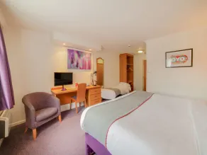 Lakeside Haydock Hotel, St Helens - Habitación