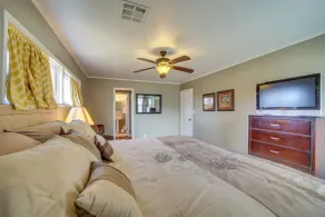 Tulsa Home w/ Yard: 5 Mi to Downtown! - Interior