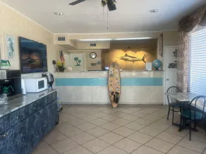 Hole Inn the Wall Hotel - Fort Walton Beach - Sunset Plaza - nearby Beaches & Hurlburt - Réception
