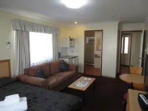 Riviera on Ruthven - Room