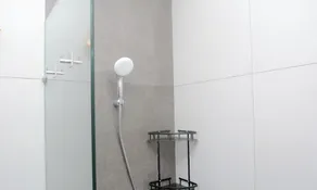 Neat Studio At Lrt City Bekasi Apartment - Badezimmer