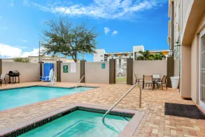 La Quinta by Wyndham Mission at West McAllen - Piscine