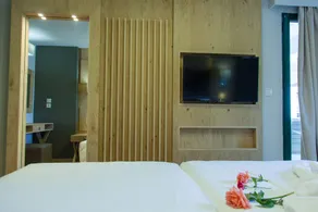Elmi Beach Hotel & Suites - Chambre