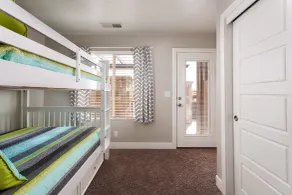 Your Escape at the Ledges - Rom
