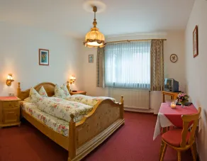 Wohnung mit Garten, Grill und Terrasse | Bergblick - Zimmer