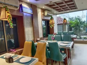 Royal Sea View ! Seaside Escape New Digha ! - Restaurang