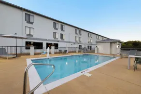 Spark by Hilton Tuscaloosa University - Piscine