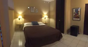 El Pequeño Hotel - Room