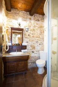 Villa Epimenidis - Bathroom