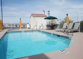 Econo Lodge Inn & Suites El Paso West - Pool