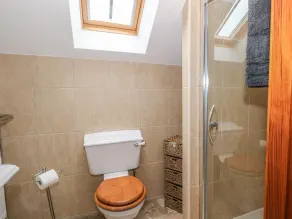 Rose Hips Barn - Bathroom