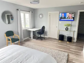 Relaxing 4-Bedroom Retreat in Bowmanville, Clarington - Værelse