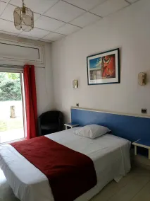 Logis Hotels - Hôtel et Restaurant Le Relais des Garrigues - Habitación