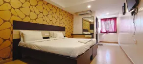 RR Grand Inn - Chambre