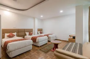 Hotel Ratnasambhava - Room