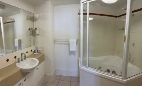 Kings Row Apartments - Bathroom