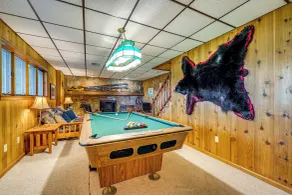Beech Mt Lakefront Gem! Hot Tub, Kayaks, Billiards - Innvendig