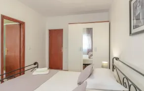 Amazing Home In Prizba - Værelse