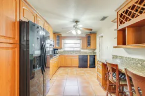 Pet-friendly Home w/ Yard ~ 3 Mi to Zoo Miami! - Intérieur