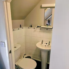 The Waggon & Horses - Bathroom