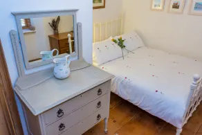 Braunton Magnolia Cottage 3 Bedrooms - Room