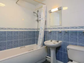 3 The Salcombe - Bad