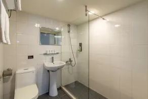 Chillax Inn 知樂愛河館 - Bathroom