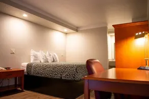 Days Inn by Wyndham Hillsboro TX - Room