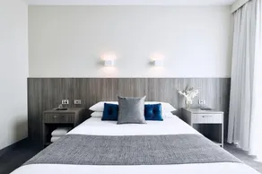 Club Laverton - Room